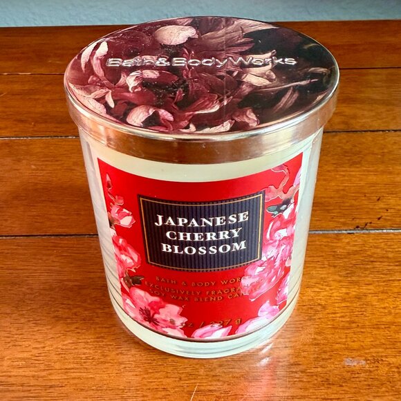 NEW JAPANESE CHERRY BLOSSOM Single Wick Candle 8oz Bath & Body Works - Picture 1 of 3